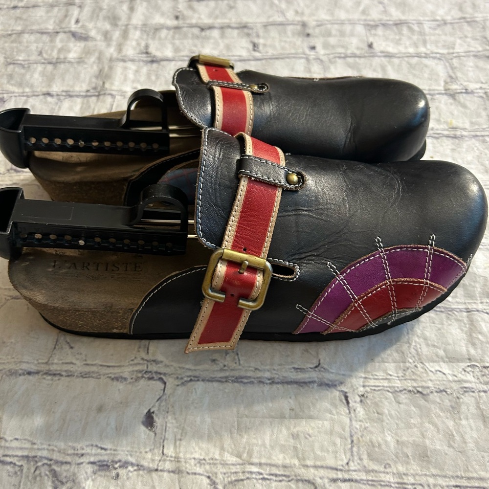 Spring Step Black and Red Mules